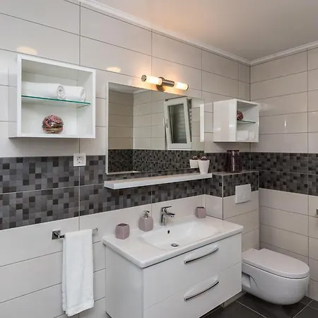 Dom wakacyjny Monika Stone Harbor